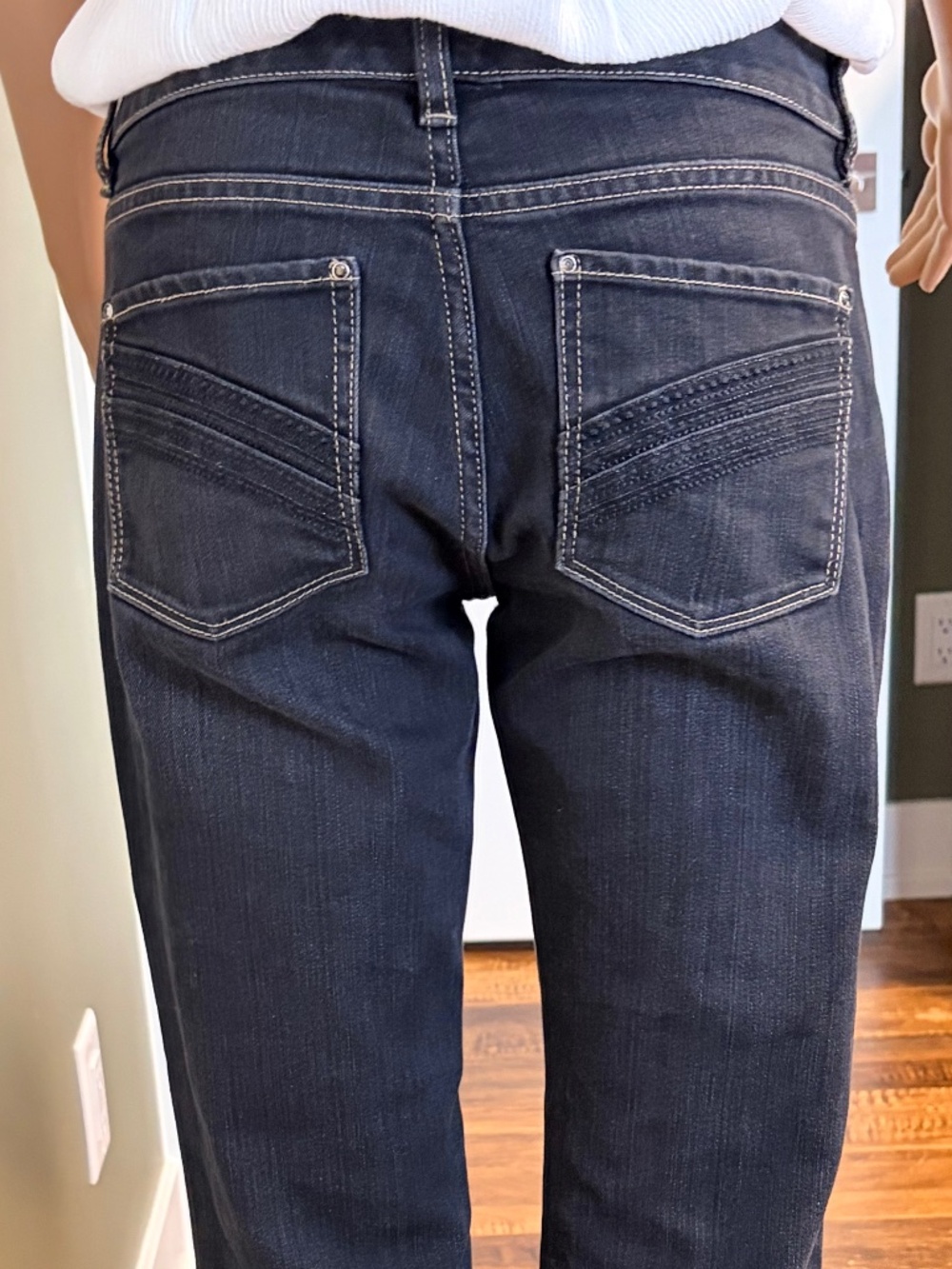 White House Black Market Slim Fit Jeans – Dark Wash